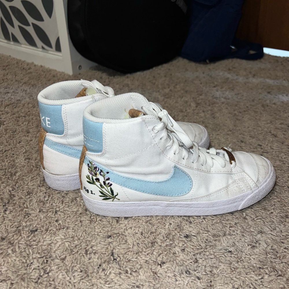 Size 7.5 Nike blue indigo blazers